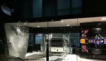 F1: Roban trofeos de la fábrica de Red Bull 