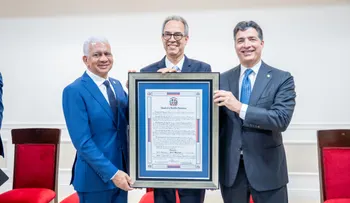 Senado reconoce trayectoria del poeta y escritor José Mármol