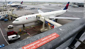 Un rayo "aterriza" sobre un avión en Atlanta
