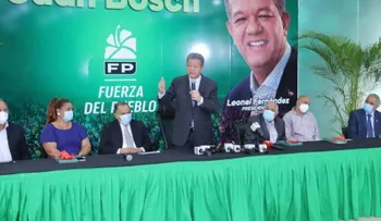 Leonel Fernández emplaza al gobierno explicar plan de vacunación contra el coronavirus