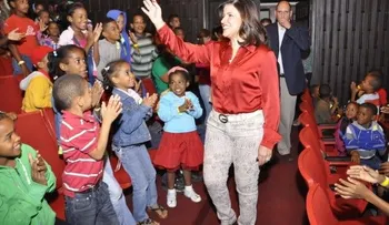Vicepresidencia entrega juguetes a niños de Progresando con Solidaridad