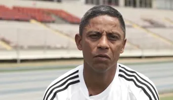 El recogedor de basura que será árbitro en Rusia 2018: conoce la historia de panameño Gabriel Victoria