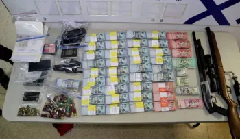 Apresan 15 personas durante allanamientos simultáneos en Santiago por narcotráfico
