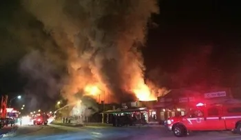 Incendio destruye edificios históricos en Wyoming
