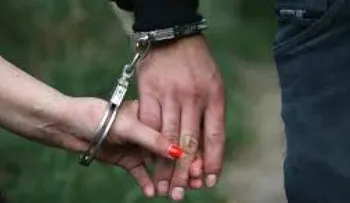 Pareja que encerró hijo de 2 años para ir a una fiesta será sometida a la Justicia
