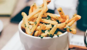 Sabroso chips de yuca con queso