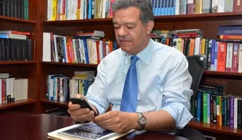 Leonel se siente orgulloso de ser atacado por el narcotráfico