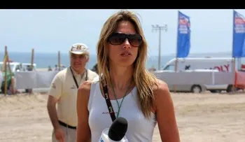 Razones por las que enamorarse de una mujer periodista es maravilloso
