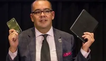 Director de canal renuncia tras decir que  Juan Gabriel es "uno de los letristas más torpes y chambones..."