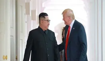 Trump pide que los fotografíen "guapos" y "delgados", y la reacción de Kim se vuelve viral 