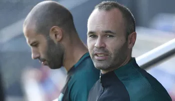 Andrés Iniesta habló de su futuro y encendió las alarmas en Barcelona