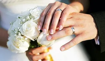 Gemelos se casan con gemelas y se operan para no confundirse