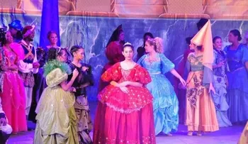3,500 niños disfrutaron el musical La Cenicienta