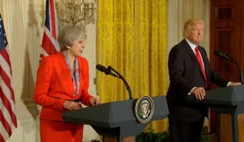 ¿Puede Theresa May calmar las tormentas internacionales que Donald Trump está creando?