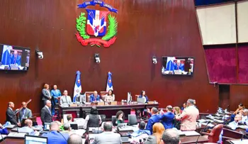 Legisladores del PRM encabezan ausencias y excusas sin recibir sanciones