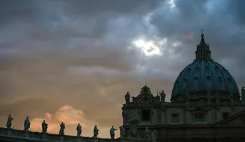 El Vaticano reacciona al escándalo en Pensilvania condenando el abuso sexual de menores