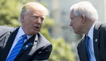 Trump dice que está "muy decepcionado" de Jeff Sessions