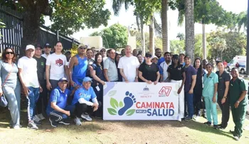 Franklin García Fermín lidera 'Caminata por la Salud' en Jardín Botánico