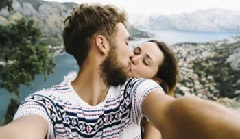 ¿Qué le pasa a tu cuerpo cuando besas?