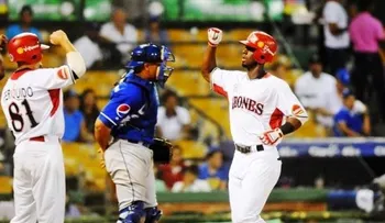 Leones derrotan al Licey; Ciriaco y Eury Pérez guían el triunfo