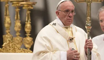 El papa dicta nuevas normas de control y administración de bienes vaticanos