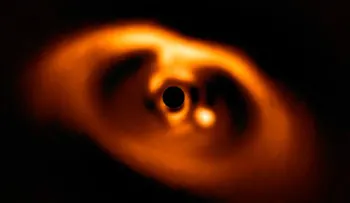 Captan la primera imagen del nacimiento de un planeta con telescopio en Chile