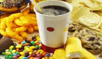 4 alimentos que debes evitar en la noche