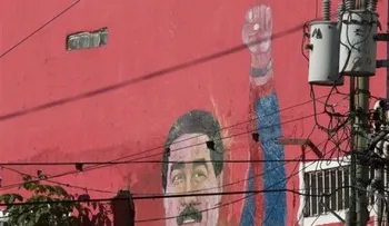 Oficialismo y oposición cierran campaña en Caracas