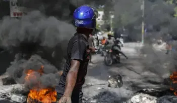 Haitianos protestan para reclamar la liberación de un maestro secuestrado