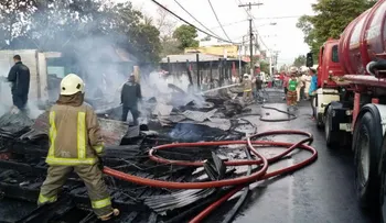 Policía informa incendios en Azua y Verón dejan dos muertos y dos heridos