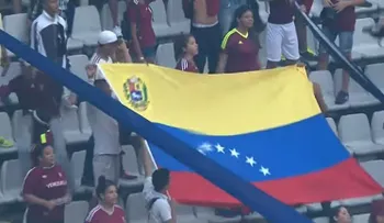 Venezolanos les cantan a Maduro: "Y va a caer, y va a caer, este gobierno va a caer"