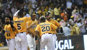 Estrellas derrotan de forma dramática a los Gigantes y Aguilas se sacuden frente al Licey