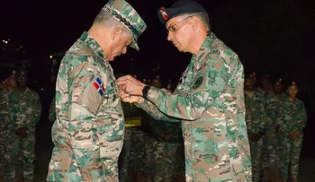 Ejército reconoce a 571 miembros con condecoraciones