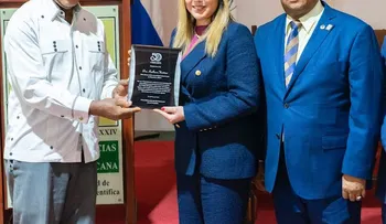 Kathleen Martínez realiza conferencias en la Academia de Ciencias y Museo de Arte Moderno