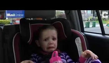 Niña de 4 años llora porque extrañará a Obama