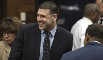 Se suicidó en prisión Aaron Hernandez, ex estrella de la NFL