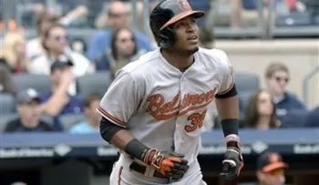 Orioles vencen a Yanquis con jonrones de Paredes y De Aza