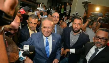 Reinaldo se niega hablar con la prensa, acude a la Procuraduría por caso Odebrecht