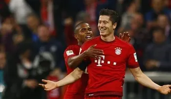 Lewandowski anota 5 goles en 9 minutos; Bayern aplasta