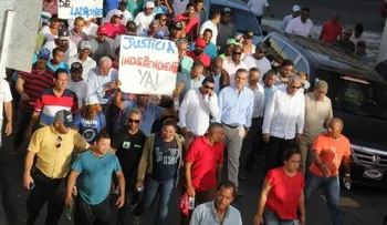 Abinader encabeza marcha en SFM para reclamar conteo de votos