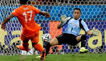 Holanda gana en penales a Costa Rica y avanza a semis