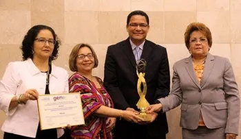 UIT y ONU Mujeres otorgan premio a Magaly Pineda de CIPAF