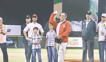Núñez guía a Estrellas frente a Toros en la noche de apertura
