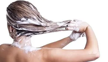 ¿Cada cuánto tiempo conviene lavarse el cabello?