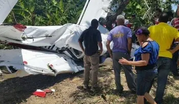 Mueren tres al caer avioneta en Santiago
