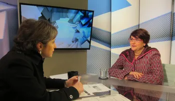 Experta en Aristegui: "El mundo está lleno de barriles de petróleo" 
