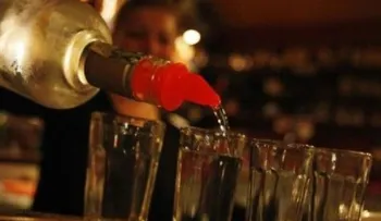 41 personas mueren por tomar alcohol adulterado en barrio de la India