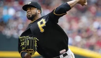 Liriano triunfa y Piratas completan barrida en Arizona