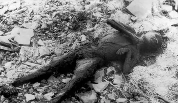 71 años después: Identifican al niño carbonizado de una icónica fotografía del bombardeo de Nagasaki