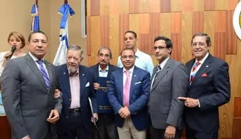 La Vega declara hijos adoptivos a Gómez Ochoa y Mayobanex  Vargas